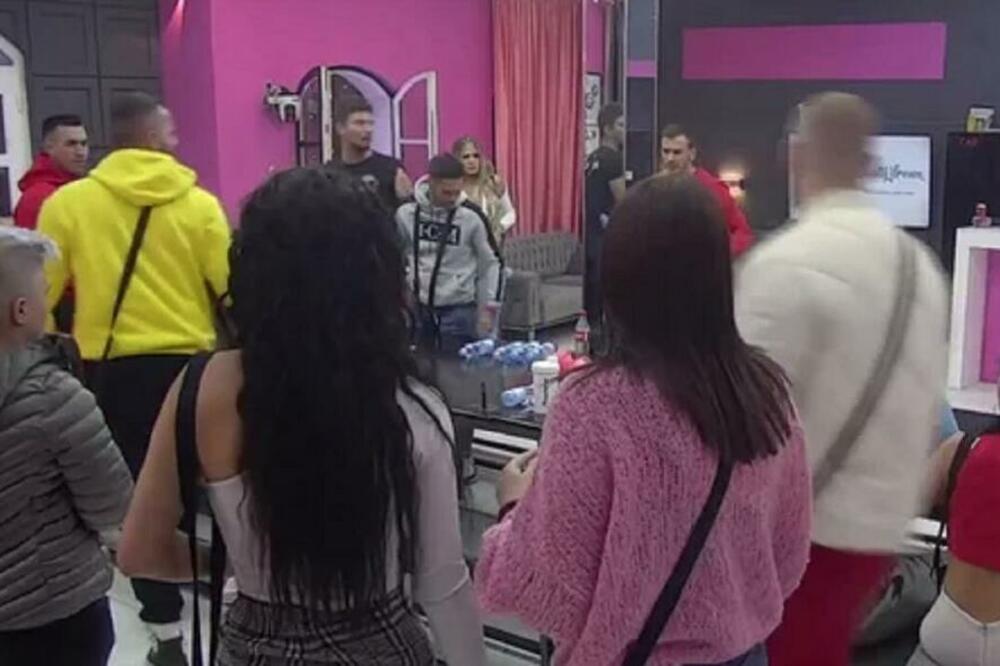 VELIKI ŠEF POSLAO PISMO ZA OLGU! Zadrugarka odmah OTRČALA ka kapiji, učesnici ostali bez teksta!