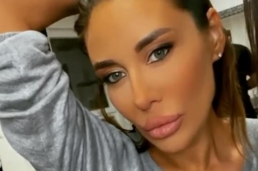 NAJNOVIJA FOTKA ANE NIKOLIĆ PRIVUKLA OGROMNU PAŽNJU: Jel ovo nešto na nosu?! (FOTO)