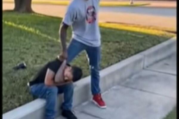 MMA BORAC RADI POLICIJSKI POSAO: Nije imao problema da uhvati lopova koji je ukrao auto! (VIDEO)