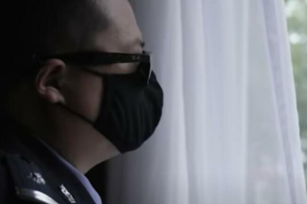 JEZIVA ISPOVEST BIVŠEG DETEKTIVA: "Udarite ih nogama, tucite ih dok ne budu u modricama i ranama" (VIDEO)