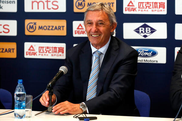 SVETISLAV PEŠIĆ O PREUZIMANJU REPREZENTACIJE: Zašto ste nam doveli dedu, zar nemamo mlađeg?