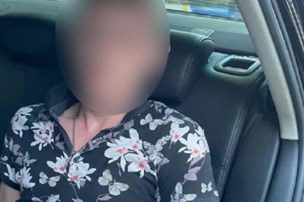 MLADIĆ POKUCAO NA VRATA NEPOZNATOG STANA I UTRČAO U TOALET: Ubrzo je došla policija, usledila PRAVA DRAMA!