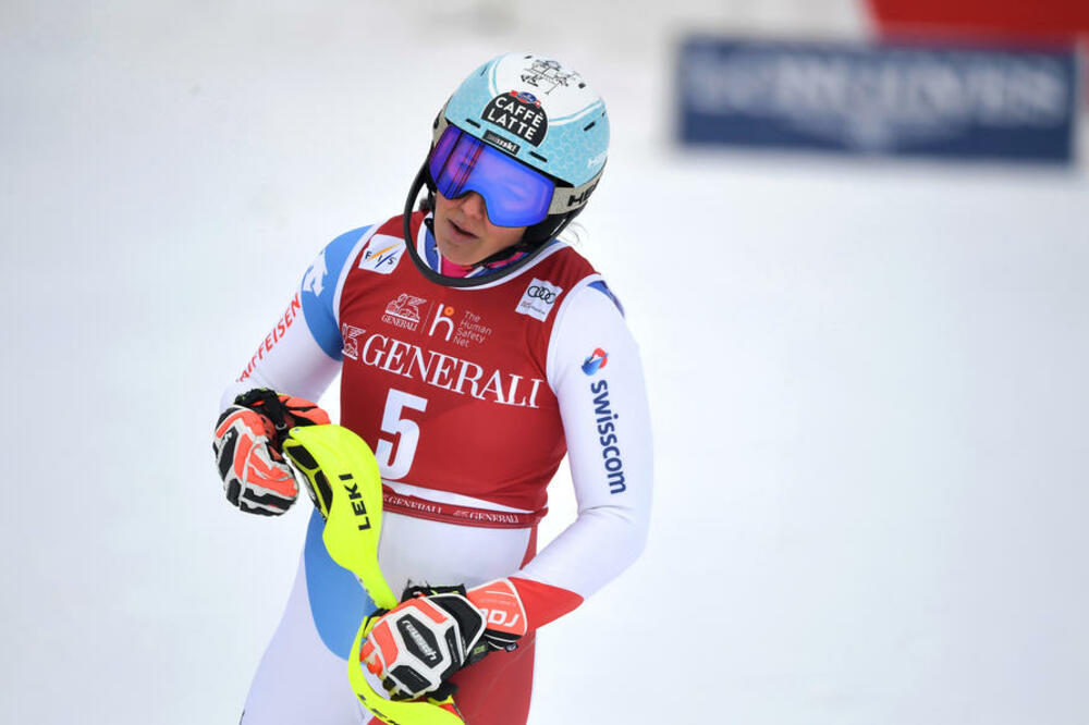 HOLDENER SLOMILA KOSTI U OBE ŠAKE: Bivša svetska šampionka pretrpela teške povrede na treningu!