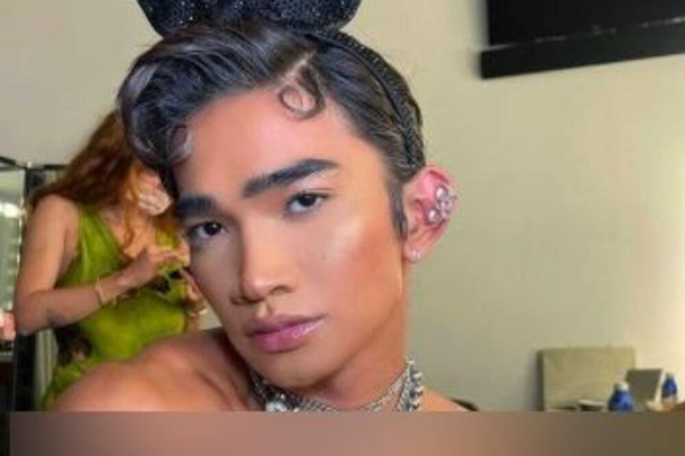 POZNATOM INFLUENSERU PRIPALA TA ČAST: Gej muškarac prvi put na naslovnici „Plejboja“ (FOTO)