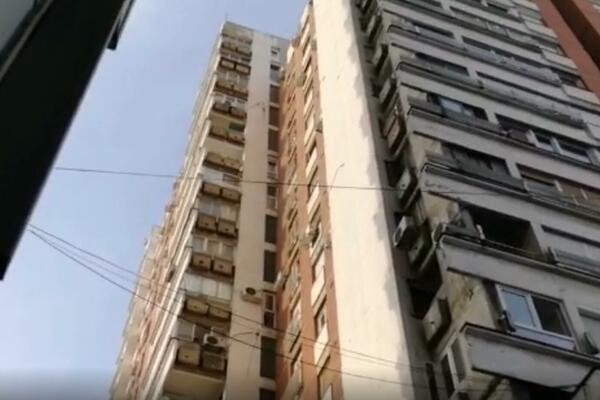 BIZARNA NESREĆA! PAO SA 9. SPRATA PRAVO NA BMW I PREŽIVEO: Prolaznicu u šoku upitao - šta je bilo? (VIDEO)