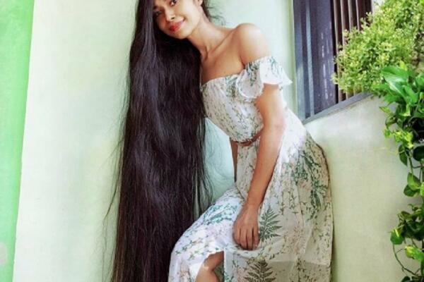 OVA DEVOJKA IMA KOSU OD 3 METRA: Kada su je pitali koja je njena TAJNA, odgovorila je samo 1 REČENICOM! (FOTO)