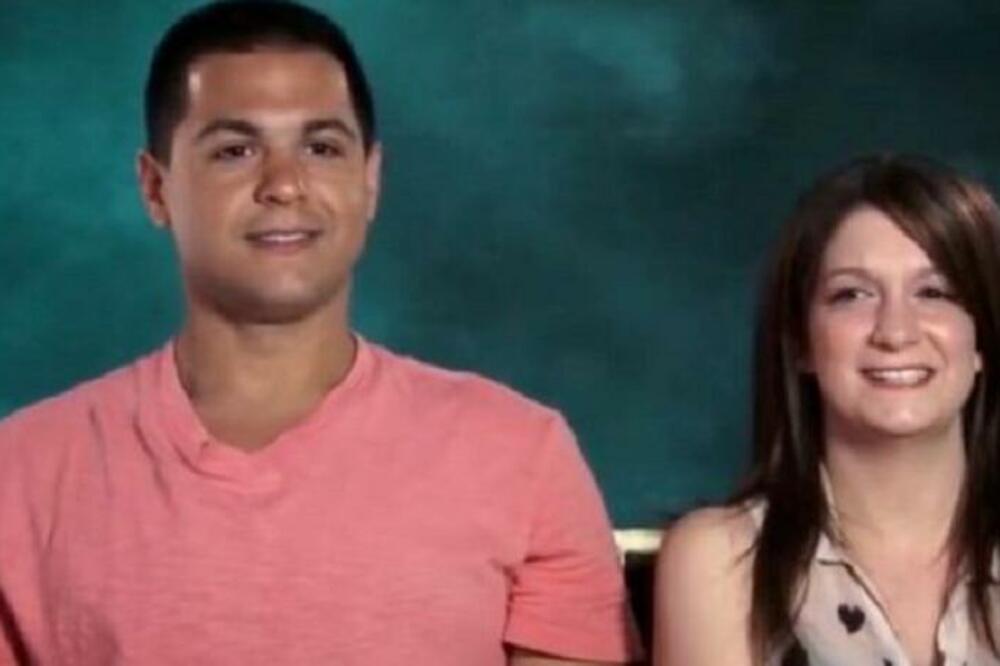 IMALA ODNOS SA DEČKOM (31) KOJI NIKADA NI SA KIM NIJE SPAVAO: Kada su prešli na stvar, dogodila se strašna NEZGODA!