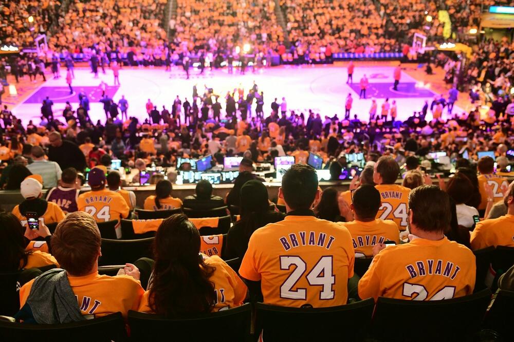 TENZIJE KOD LEJKERSA: Umalo da gledamo tuču na klupi ekipe iz Los Anđelesa!