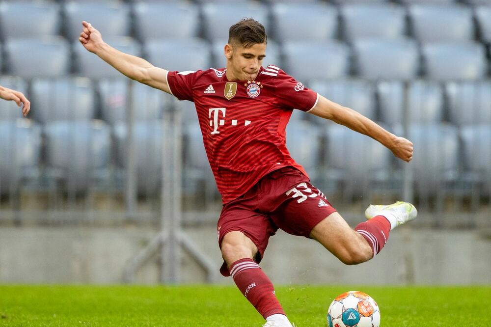 TALENTOVANI FUDBALER BAJERNA ODBIO NEMAČKU ZBOG SRBIJE: Da se prekrstim i poljubim naš grb - to jedinstven osećaj!