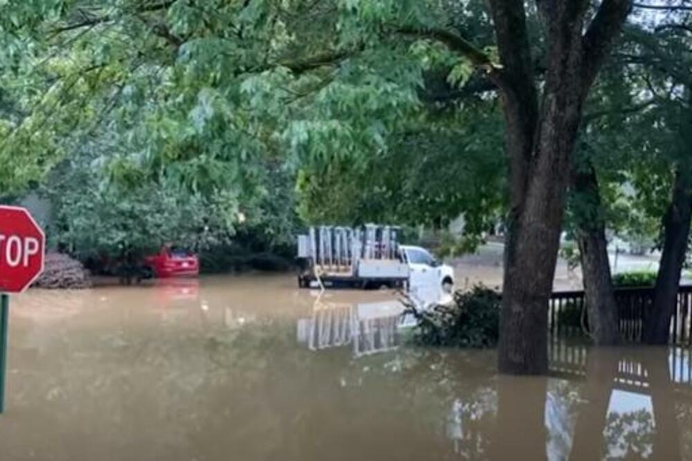 DEVASTIRAJUĆA POPLAVA U ALABAMI! Nekoliko preminulih, među kojima je i devojčica (4) (VIDEO)