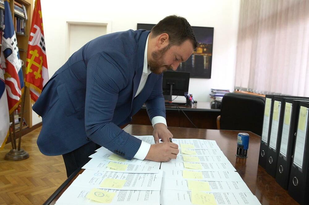 KREĆU RADOVI: 324 ZGRADE NA STAROM GRADU ZASIJAĆE NOVIM SJAJEM