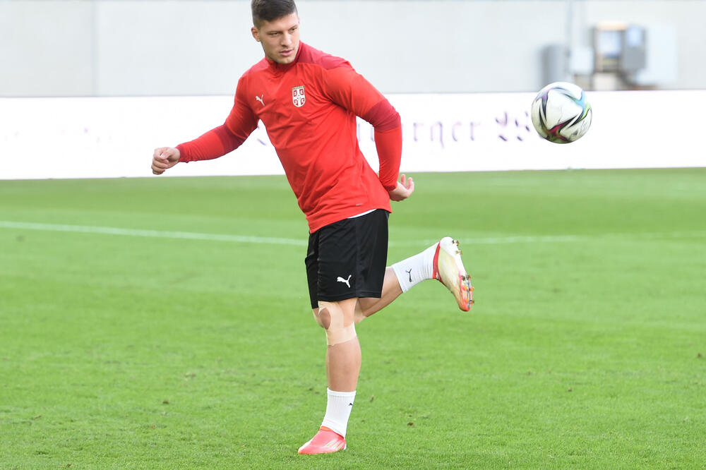 POTPUNA LUDNICA! Sleteo Luka Jović! (FOTO)