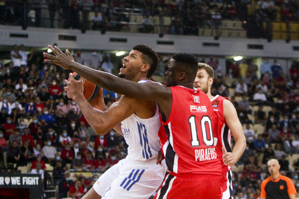 KK Olimpijakos, KK Real Madrid, Valter Tavareš, Mustafa Fal