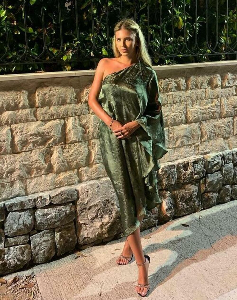 Nina Stojaković, Pavle Grbović