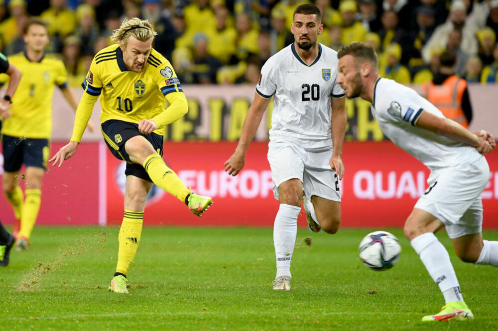 IRCI SE PROŠETALI KROZ BAKU, ŠVEDSKA LAKO SA TZV. KOSOVOM: 2 gola Grka u nadoknadi, SPEKTAKL u Glazgovu!