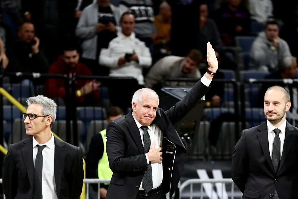 NAVIJANJE KAO U PIONIRU UZ OSMEH ŽELJKA OBRADOVIĆA: "Uzmi, Željko, evrotitulu!" orilo se u Laktašima! (VIDEO)