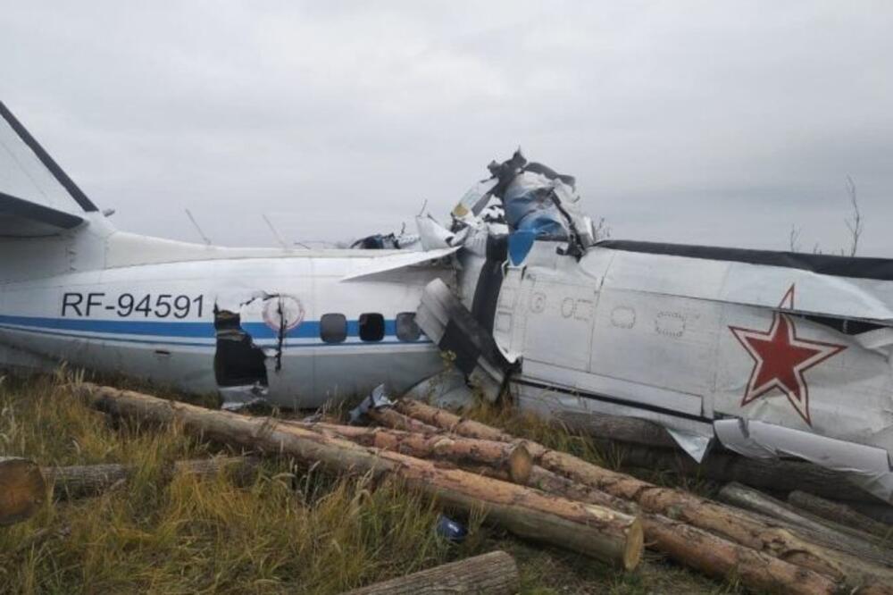 STRAŠNA TRAGEDIJA U RUSIJI! Srušio se avion u Tatarstanu, ima mrtvih i povređenih (FOTO)