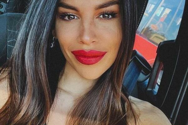 KAJINA PRELEPA ĆERKA UPUTILA MAJCI OVE REČI KOJE SLAMAJU SRCA: Njihov put nije bio lak! (FOTO)