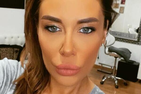 TEŠKO JOJ JE PALA SMRT! ANA NIKOLIĆ POKAZALA U KOM SE STANJU NALAZI: Rida i PLAČE od kad nje nema!