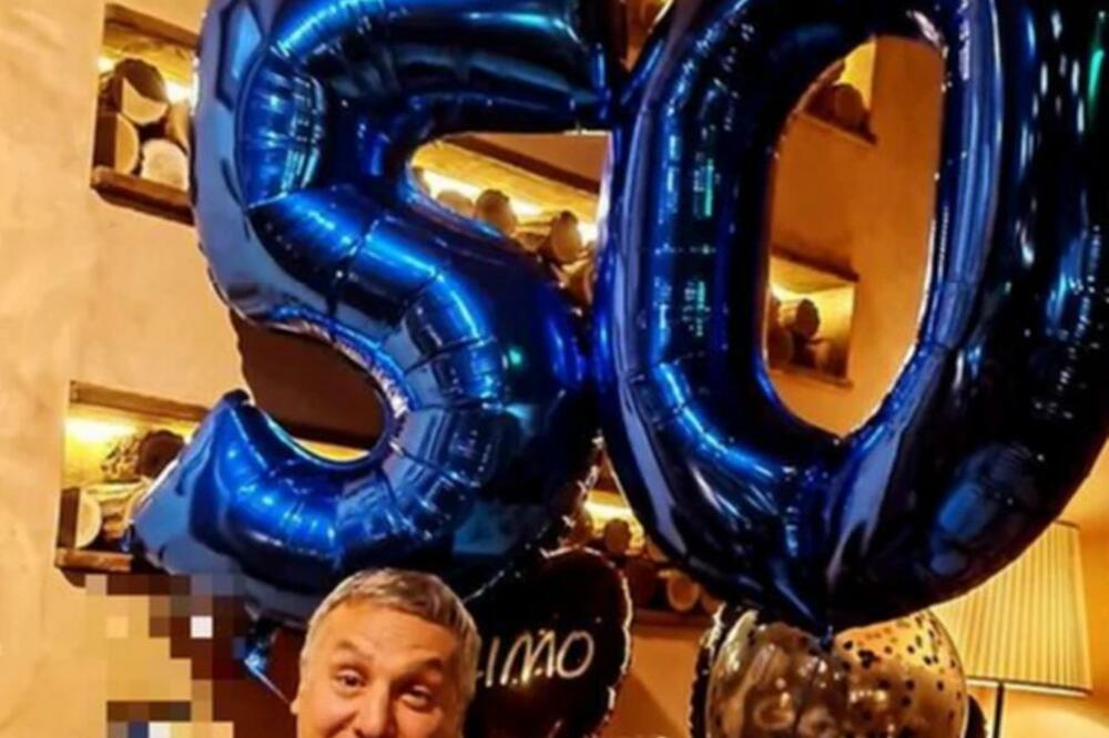 TU JE I SPECIJALNI GOST! DENSER PROSLAVIO JUBILEJ UZ SVOJE NAJDRAŽE: Niko mu ne bi rekao da ima 50 godina,ko mladić