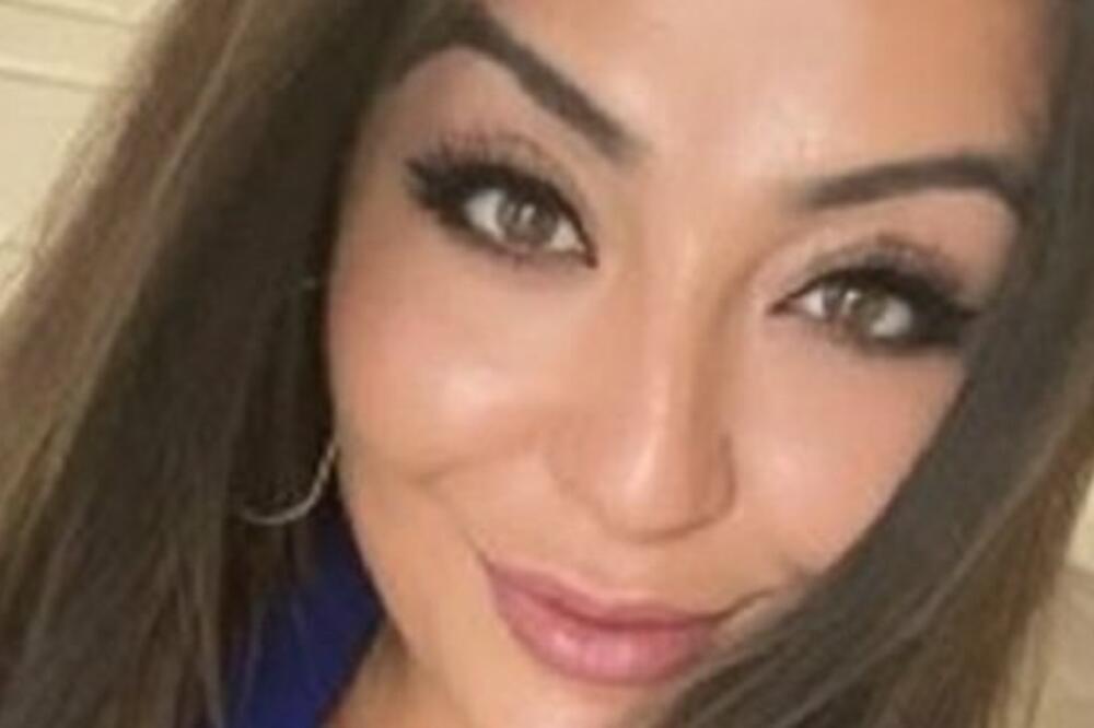 PRVI PUT U ŽIVOTU NAZDRAVILA ČAŠOM VINA: Napravila je KARDINALNU grešku, zbog 1 stvari joj je sve PRESELO!