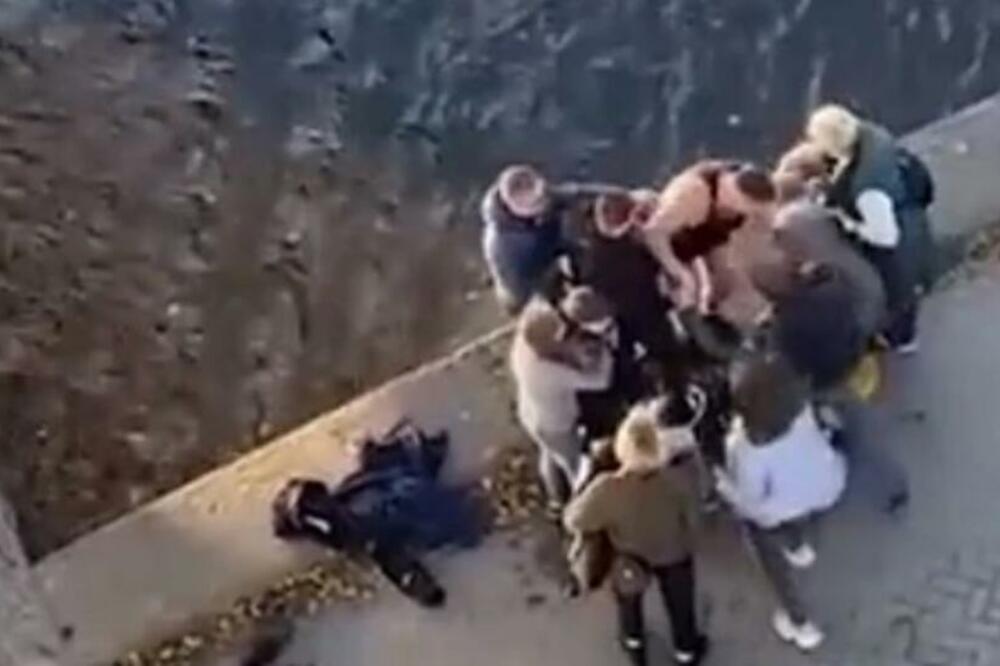 POLICAJAC DENIS PREKO NOĆI POSTAO HEROJ: Skočio u ledenu reku i spasao devojčicu (12) od SIGURNE SMRTI! (VIDEO)