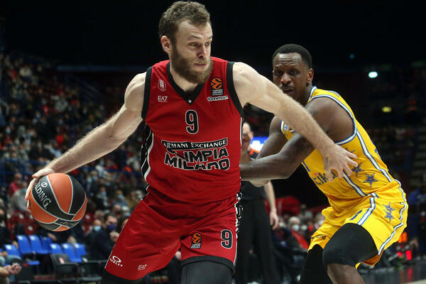 MILANO ZASEO NA ČELO, SRUŠILI I MAKABI: Baskonija probila led protiv Panatinaikosa, Nedović slab!