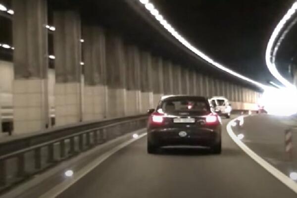 PROŠAO KROZ 63 CRVENA SVETLA U TUNELU: Kada je naišao na 64. shvatio je da je napravio KARDINALNU grešku!