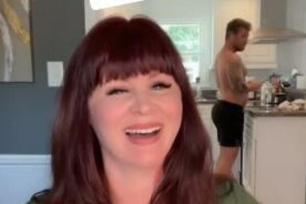 PLAĆA MUŠKARCU 2 MILIONA DINARA DA BI JOJ RADIO 1 STVAR: Kada ne posluša, sledi ŽESTOKA kazna, OVO SE NE VIĐA ČESTO