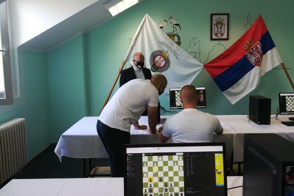 TAKMIČE SE DO POBEDE: Osuđenici iz Srbije učestvuju na prvom Svetskom prvenstvu u šahu (FOTO)