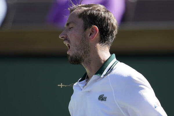 ĐOKOVIĆ OSTAJE BROJ 1! Dimitrov preokrenuo i eliminisao Medvedeva već u osmini finala!