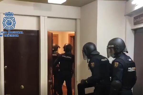 DA LI JE POLICIJA NAPRAVILA NAJVEĆU GREŠKU IKADA: FBI morao hitno da reaguje, sve se dogodilo zapravo OVAKO?