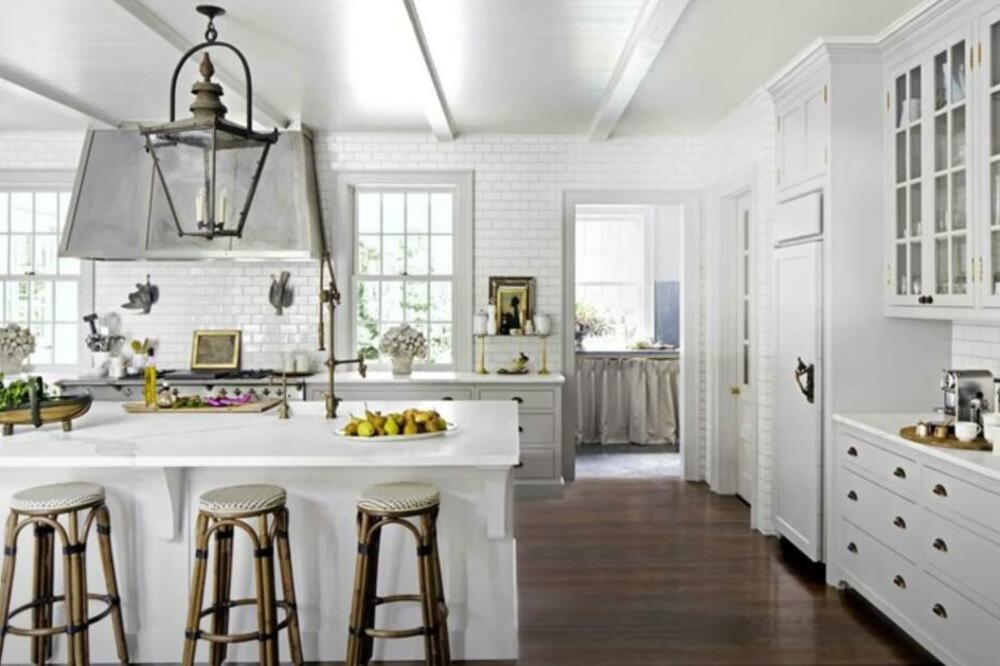 KUHINJA VAM JE PRENATRPANA? Dizajneri otkrili cake kako da vam dobije na PROSTORU