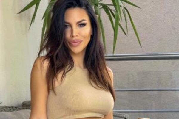 "BOCNITE SE I VI, PA DA ŽIVIMO KAO LJUDI"! Kaja Ostojić se vakcinisala i poslala PORUKU JAVNOSTI! (FOTO)