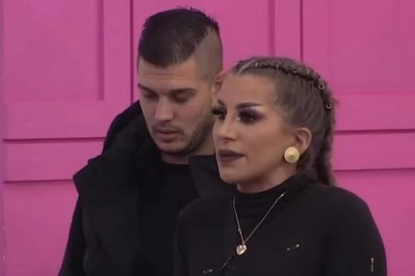 "TOM TIPU JE OBEĆALA DA ĆE SE RAZVESTI, IMA I PORODICU!" Isplivalo NEVERSTVO Dalile Dragojević? Pevač šokirao sve!