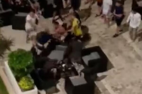 TUČA U HOTELU SA PET ZVEZDICA: Žene su VRIŠTALE dok su SEVALE PESNICE! Ima i povređenih (UZNEMIRUJUĆI SNIMAK)