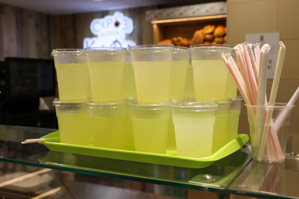 LIMUNANA SA OVM SASTOJKOM JE POSTALA PRAVI HIT: Osvežiće vas bolje od OBIČNE VODE, odlepićete za njom