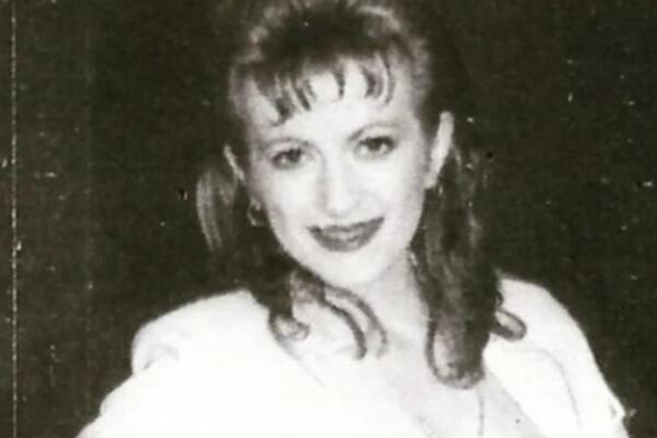 ONA JE CECINA KUMA I UŠLA JE U OZBILJAN BIZNIS: Dosta ZARAĐUJE, a izgled je SKROZ PROMENILA: Znate ko je?