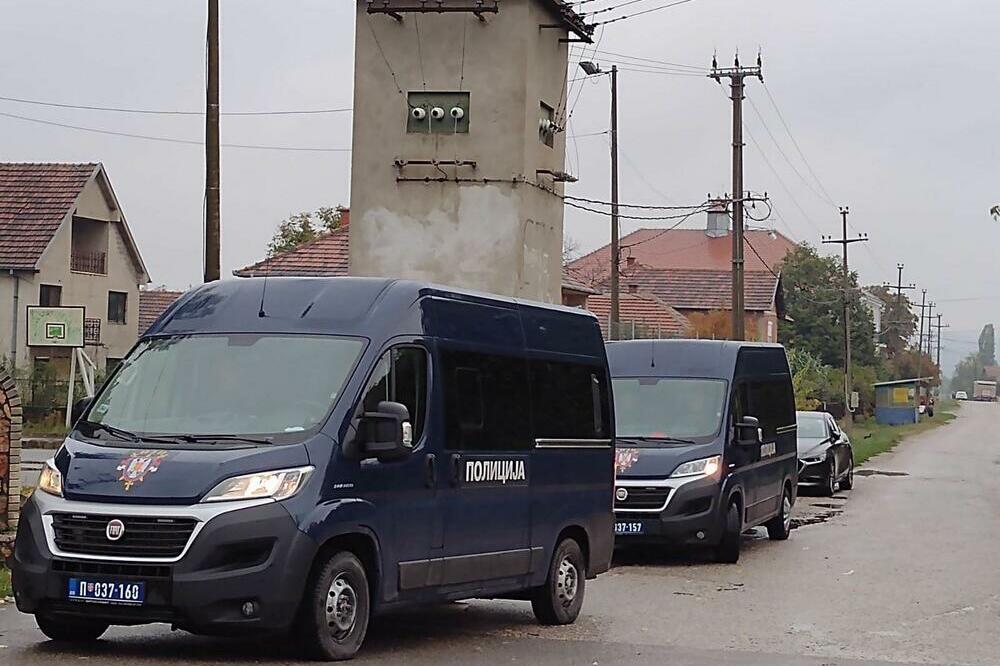 POLICIJA NA KORAK OD UBICE ĐOKIĆA: Opkolili selo Moravac, evo šta se DEŠAVA (FOTO)