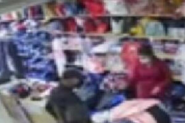 ŠOK SNIMAK IZ BEOGRADA: U lokalu u Borči UHVAĆENI LOPOVI NA DELU, kamera je snimila SVE (VIDEO)