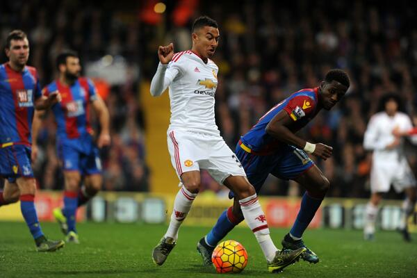 SAMO BAHATO: Asovi Premijer lige kupuju kič igračke od minimum 47.000 evra - za ukras! (FOTO)