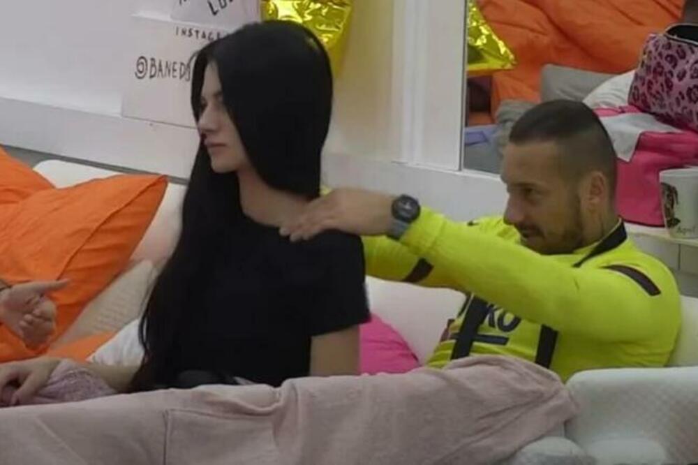 NE GUBI VREME! TARA ZAVRŠILA U KREVETU SA ZGODNIM FUDBALEROM: Namerno provocira Mateju? (VIDEO)