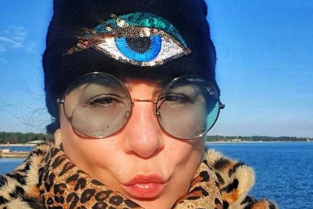 VOLELA ZABRANJENO VOĆE! PEVAČICA OSTALA FATALNA PO MUŠKI ROD: Bajaga joj PISAO PESME, bila sa OŽENJENIM FUDBALEROM!