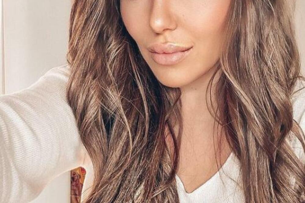 RODIĆKA NA SVA ZVONA POKAZUJE DEČKA: Ne odvajaju se čak ni u TERETANI! (FOTO)