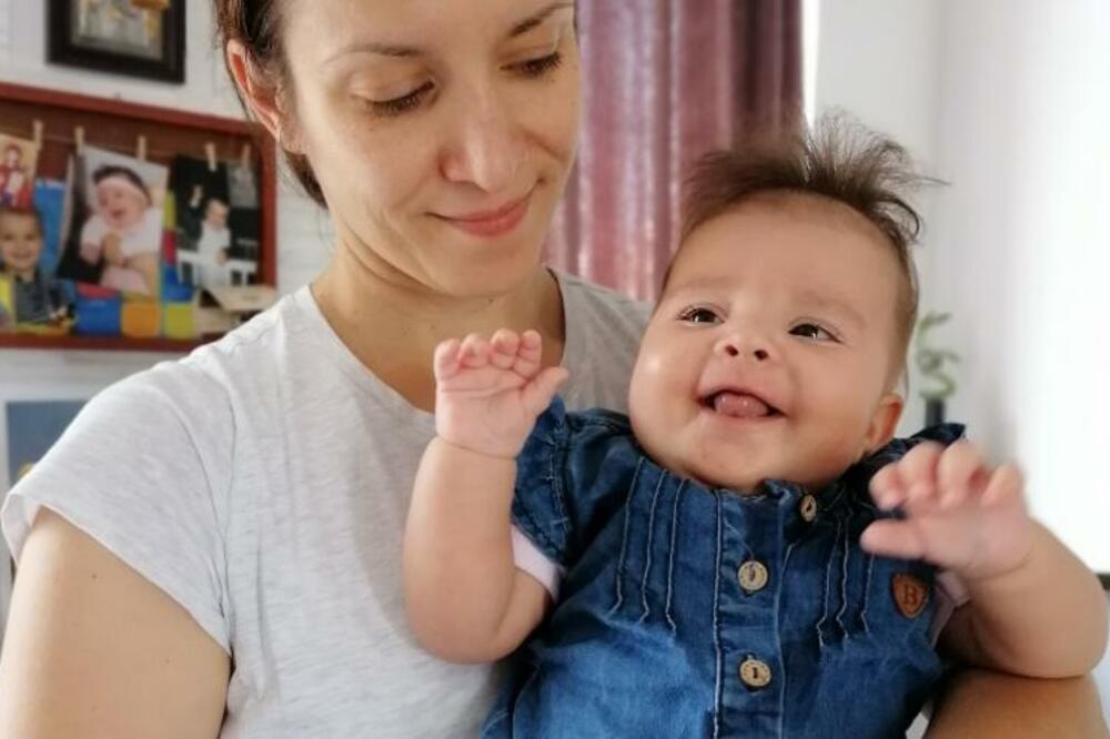 "VANJA JE MOJA BEBA, NIJE SAMO SLIKA NA TELEFONU": Očajni roditelji poslali snažnu poruku, Srbijo ustani! (VIDEO)