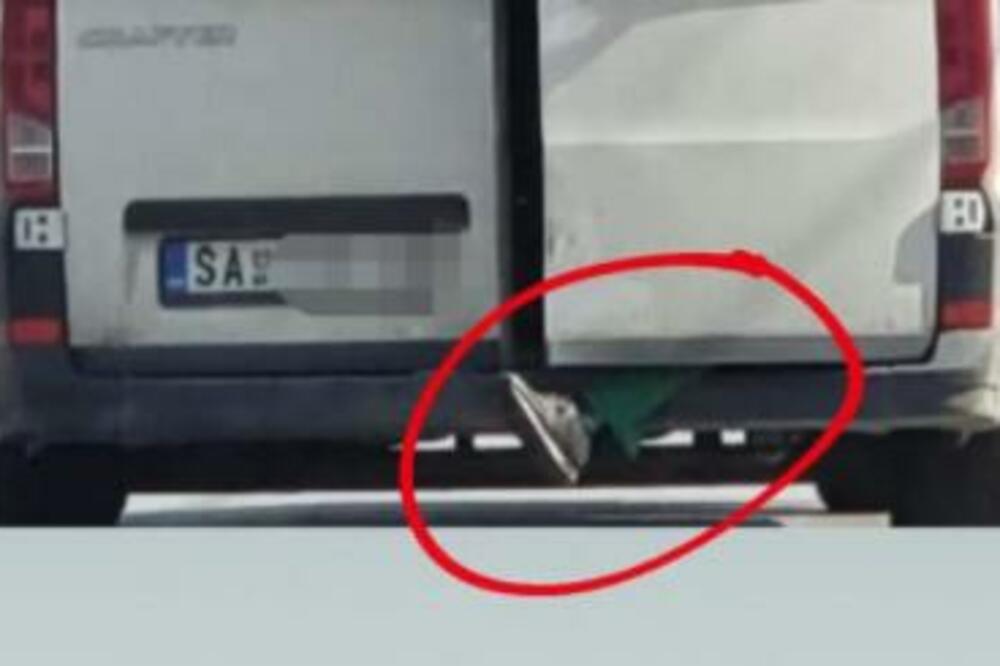 NAJLUĐI PRIZOR IZ ŠAPCA, SVI SU U NEVERICI: Da li je realno da OVO viri iz kombija?! (FOTO)