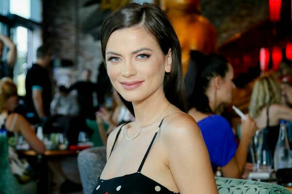 OŽENJEN ČOVEK SA TROJE DECE, TUČA SA MOMKOM, SUKOB SA TEODOROM! Milica Pavlović ne želi više da ćuti, mnogi drhte!