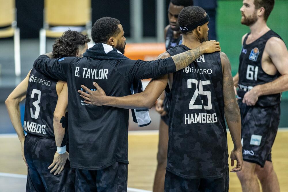 PARTIZANOV RIVAL U EVROKUPU SE OZBILJNO POJAČAO: U svoje redove su doveli bivšeg NBA igrača!