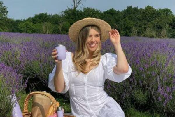 BILA JE SIROMAŠNA I ŽIVELA JE SA RODITELJIMA: A onda joj je pala GENIJALNA BIZNIS IDEJA na pamet i PLIVA U PARAMA