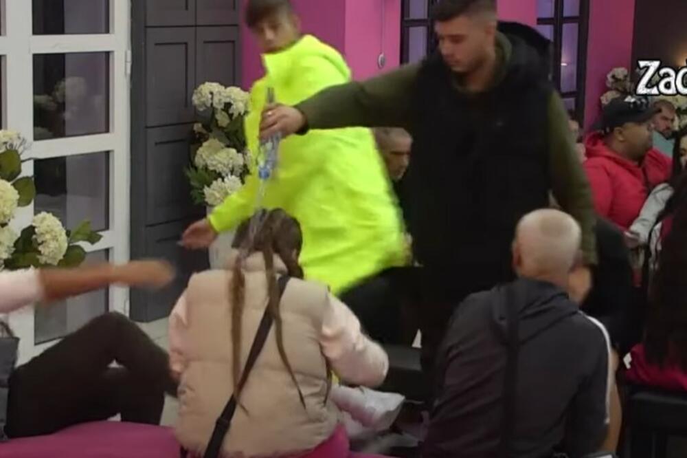 DEJANOV OTAC RAZOČARAN U DALILU: Otkrio i da je NJEN OTAC ne podržava, ISPRIČAO ŠTA SU PRIČALI U PRIVATNOM POZIVU!